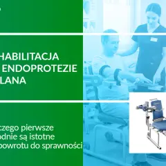 Rehabilitacja po endoprotezie kolana. Pacjent ćwiczy z fizjoterapeutką, a obok widoczny specjalistyczny fotel rehabilitacyjny.