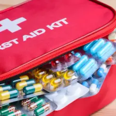 Apteczka domowa: Co musisz mieć? Kompletna lista i wskazówki