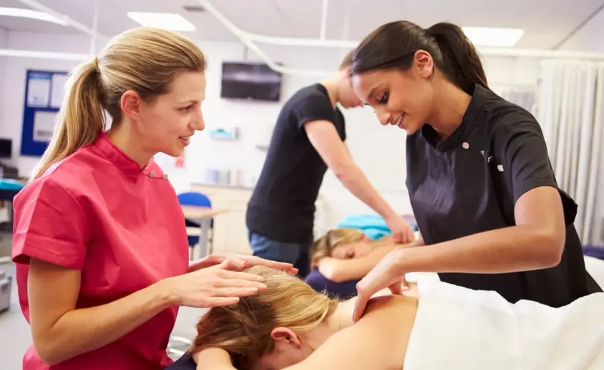 Parafinoterapia w rehabilitacji - kiedy naprawdę ma sens?