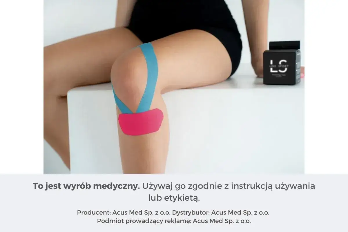 Kinesiotaping kolana: niebieska i różowa taśma wspierają mięśnie. Co oznaczają kolory? Dowiedz się więcej o tej metodzie.